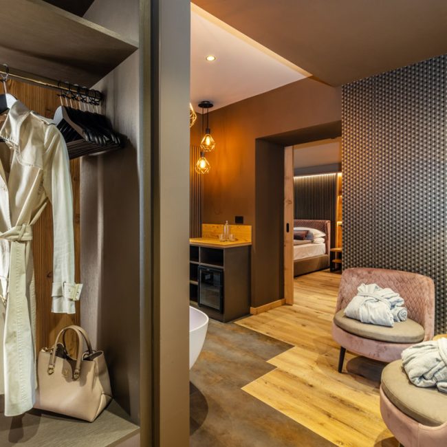 DP030723041_LOW DP030723041_LOW